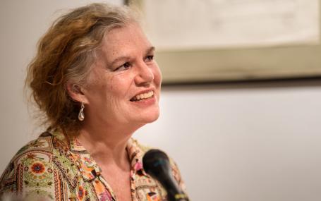 picture of Karen Leeder speaking in mic