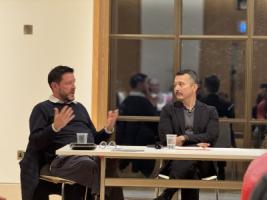 Prof. Mao in discussion