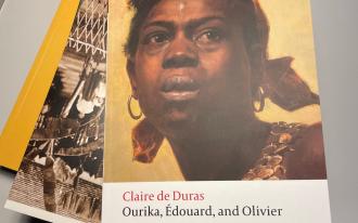 QTE Claire de Duras books on desk