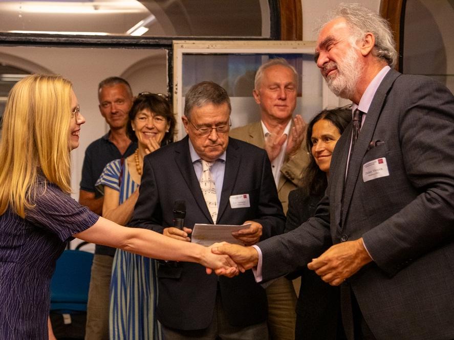 Dr Rebecca Short and FWA President Prof. Didier Vivier in 2023